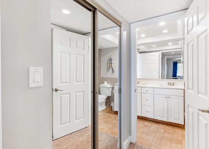 Dollar 205 Apartment